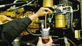 Sacando aceite para prueba